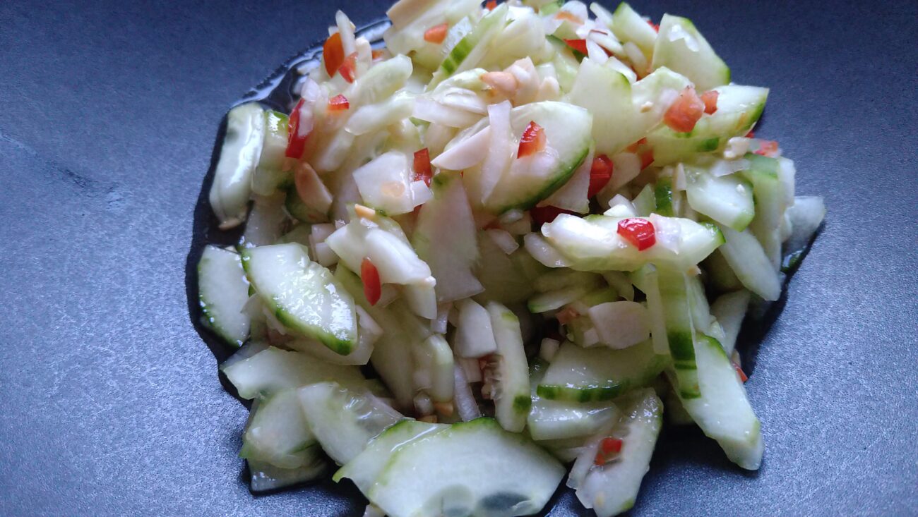 Thailändischer Gurkensalat